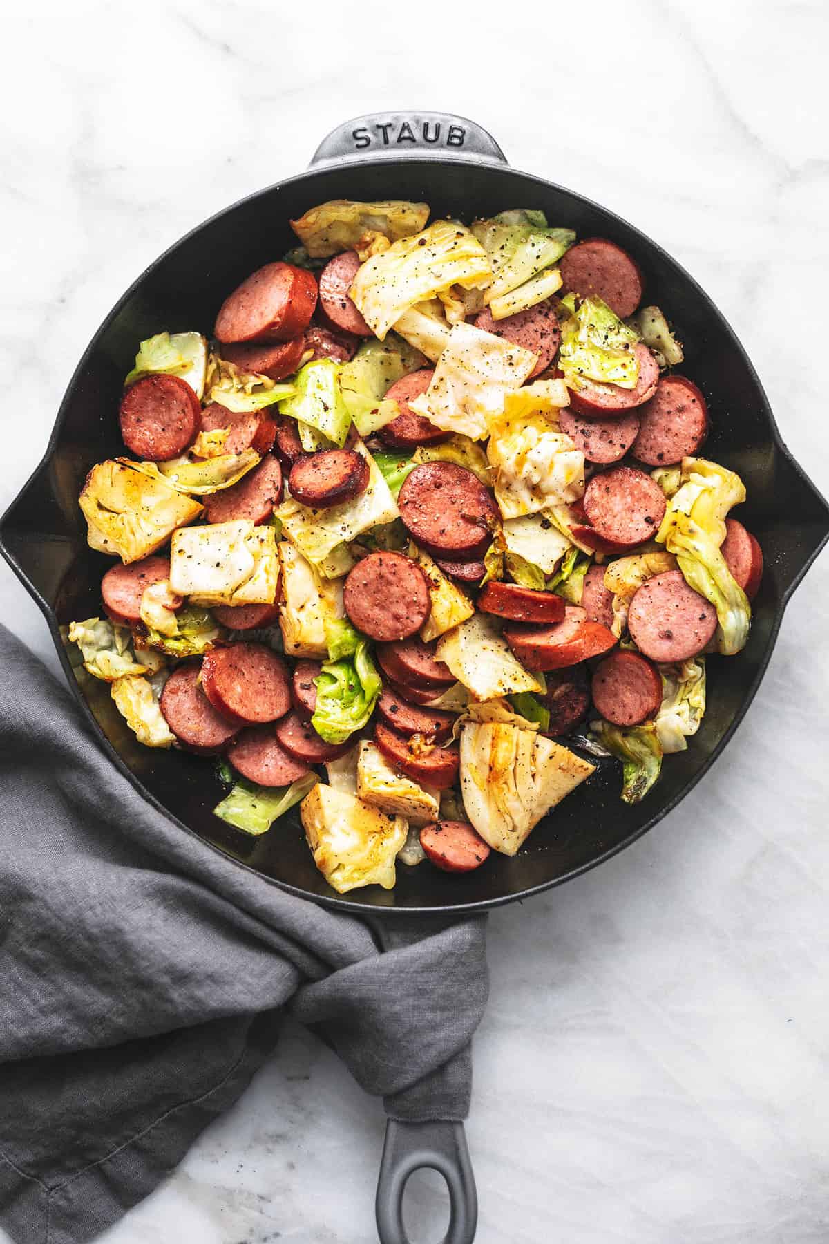 Einfache 30-minütige Wurst und Kohl Pfanne gesundes Abendessen Rezept | lecremedelacrumb.com